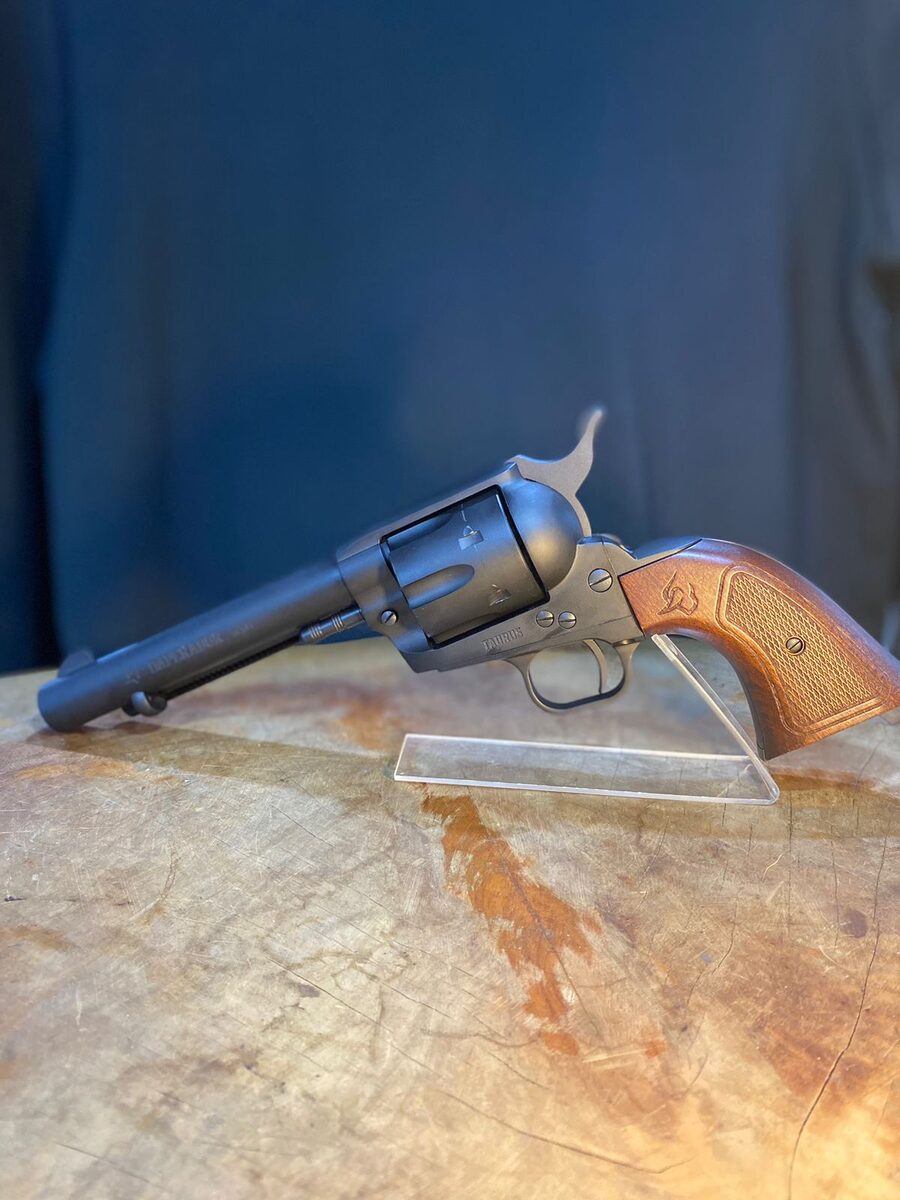 Revólver Taurus Imperador